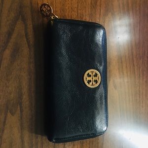 Tory Burch Zip Wallet